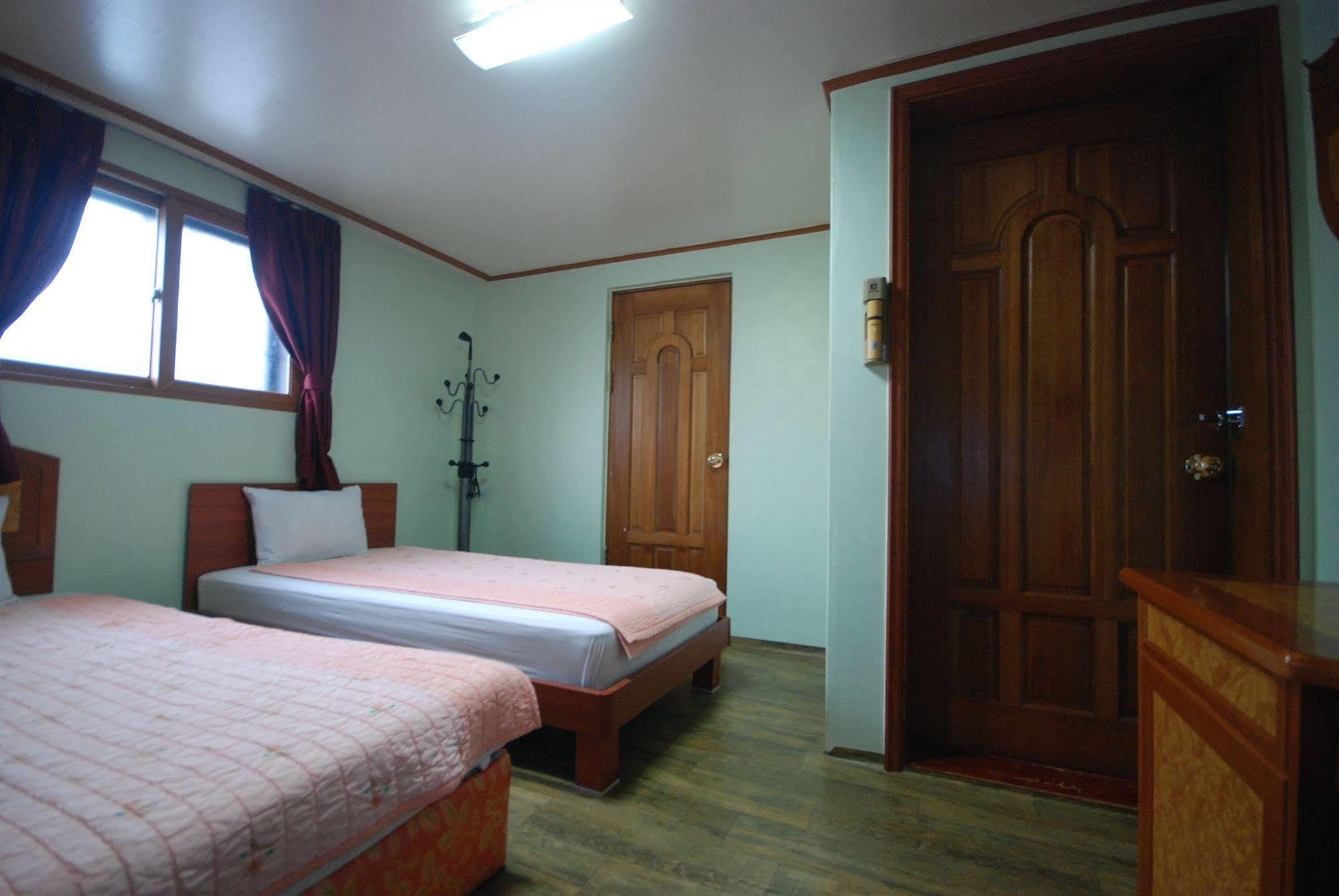 Yim's House Hotel *